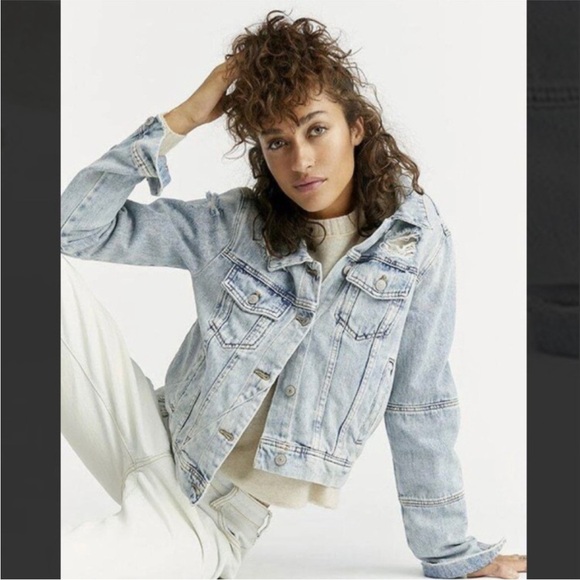 Free People Light Blue Distressed Denim Jacket size small - Picture 3 of 13